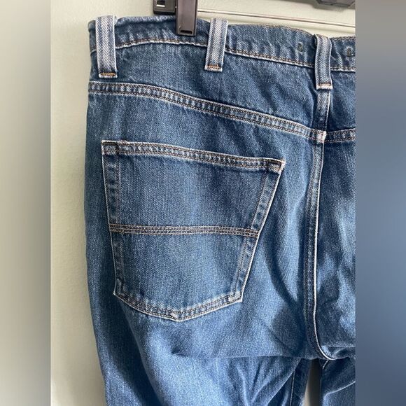 L.L. Bean Blue Classic Standard Fit 100% Cotton Denim Jeans 35 X 30 - Picture 6 of 8